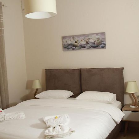 Petra Thea Apartments 4 Kalamata Exterior photo